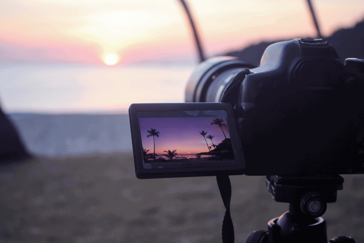 8 Best Canon Cameras With A Flip Screen (For Photo And Video)